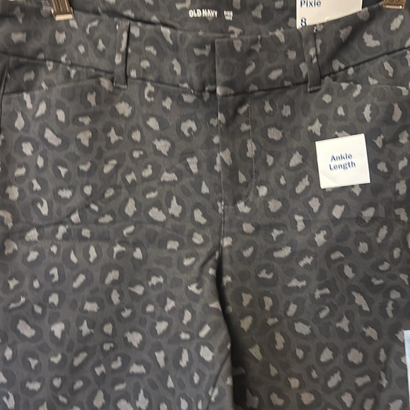 Old Navy Pixie ankle jeans.stretchy size 8 grey/black print new with tags - Picture 2 of 4